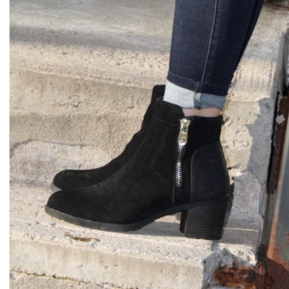NWOT Cougar Anton Suede Block Heel Waterproof Boot